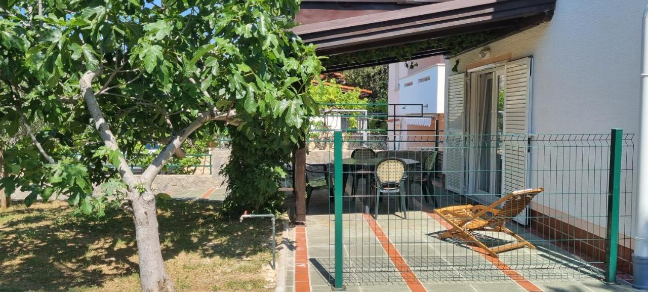 Apartmani Karla Baška Exteriör bild