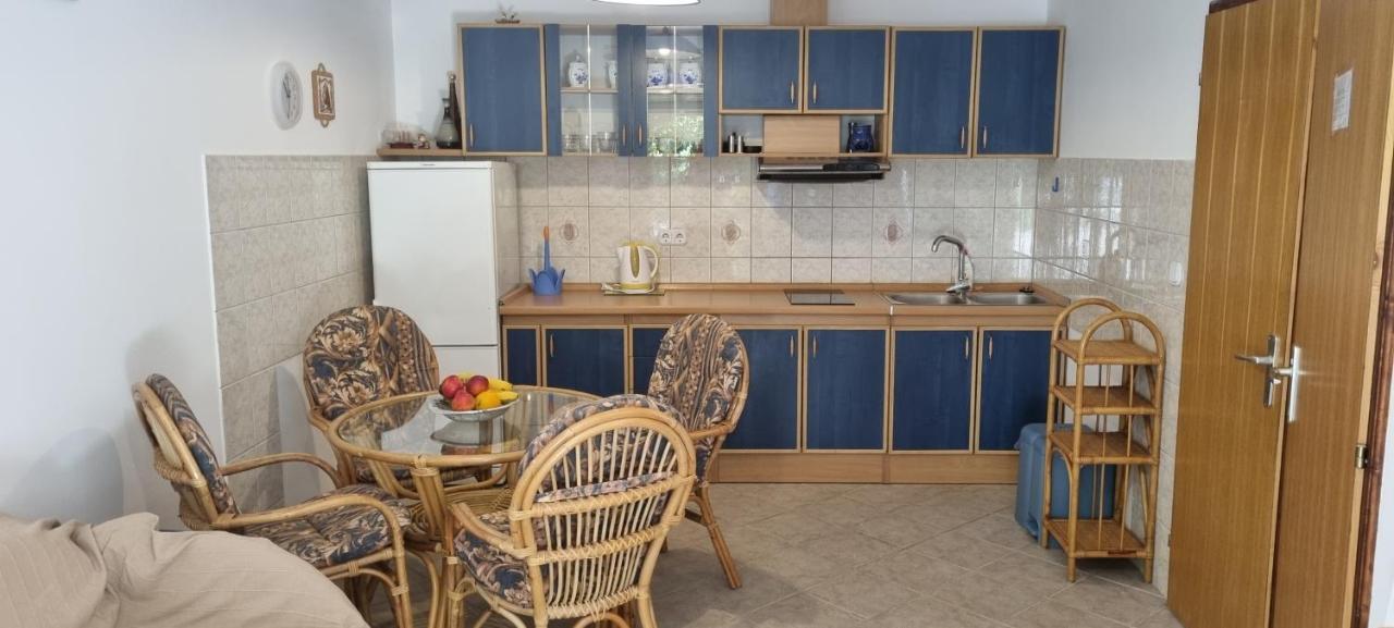 Apartmani Karla Baška Exteriör bild